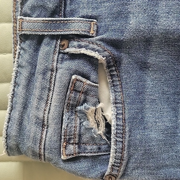 JOE'S JEANS DISTRESSED BLUE JEAN SHORTS BECKETT SIZE 29 - Picture 3 of 16